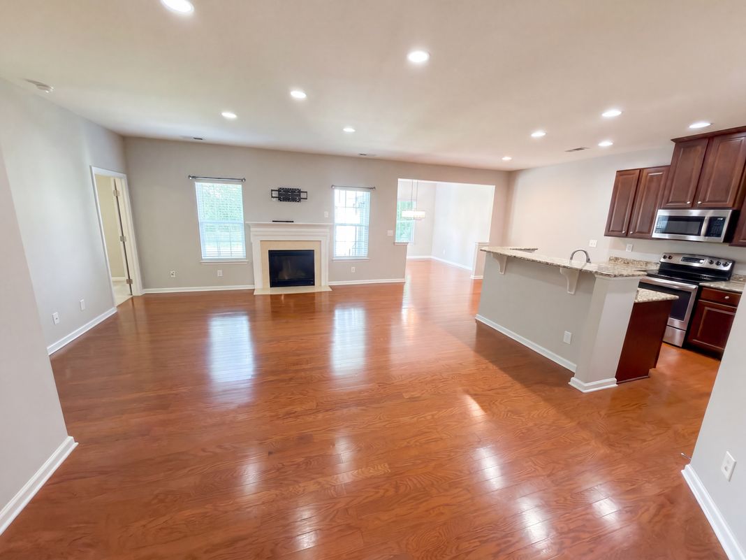 Property photo 3 of 1006 Oakmere Rd