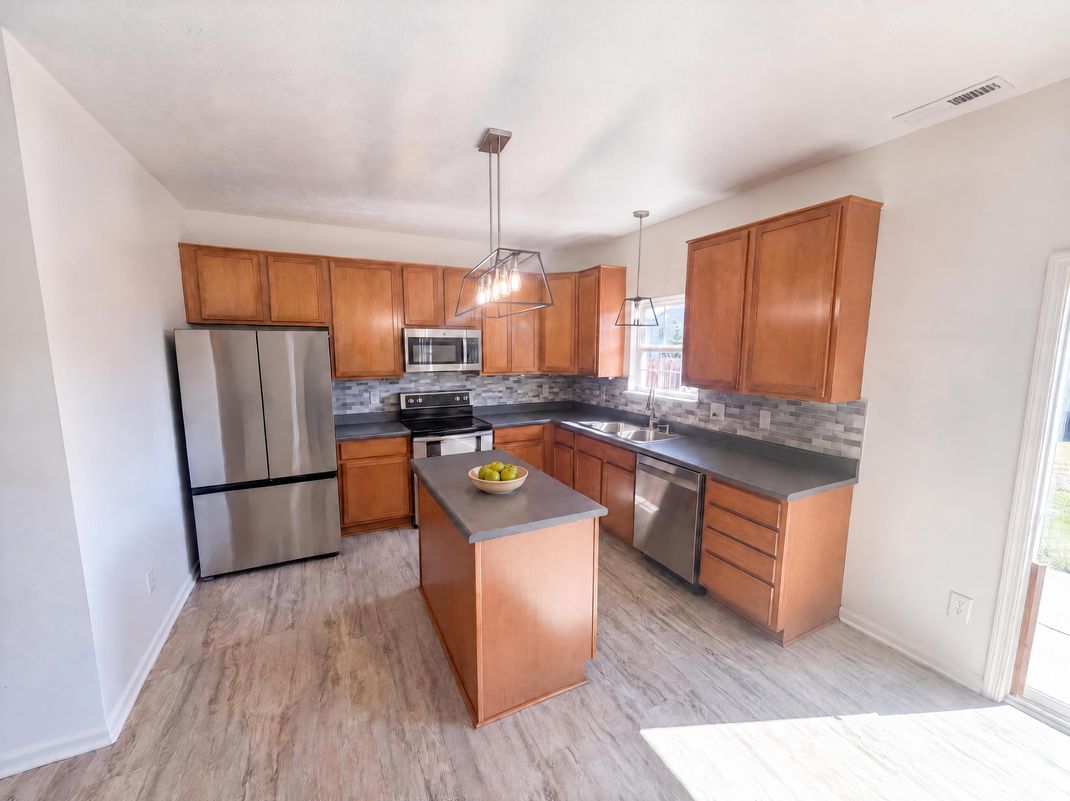 Property photo 2 of 2899 Armaugh Dr