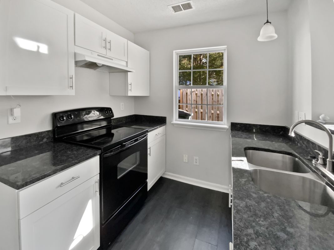 Property photo 2 of 6086 Cougar Ln