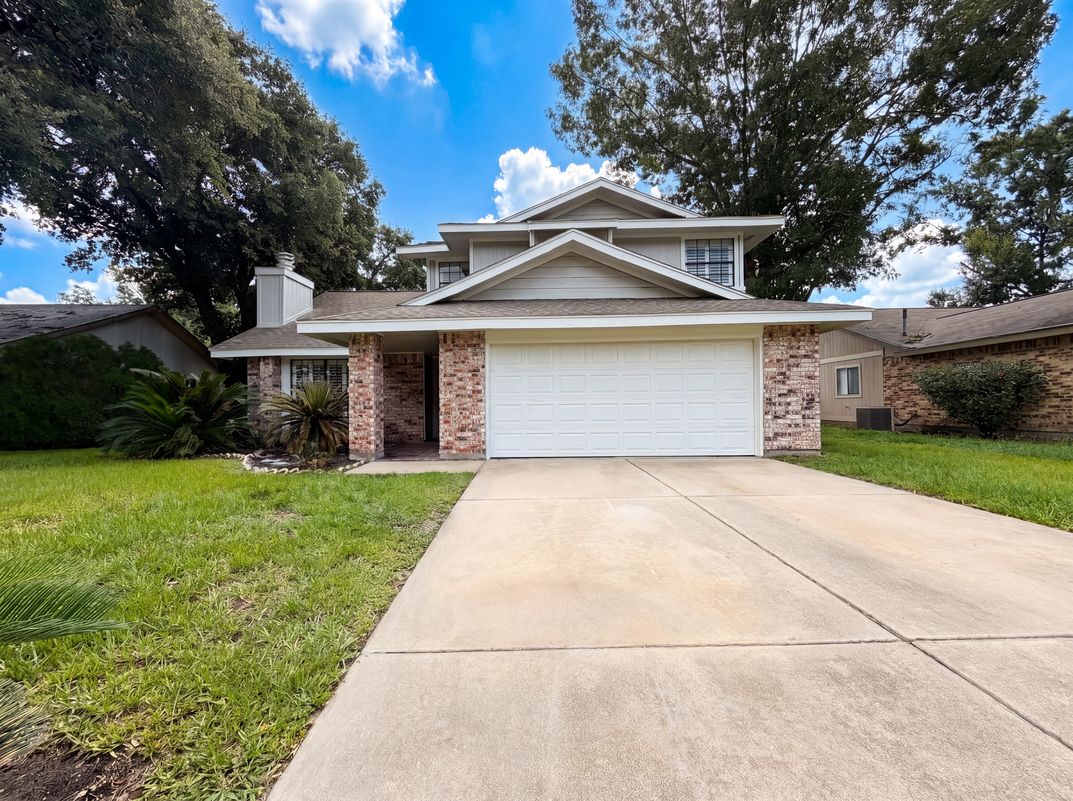 Property photo 1 of 807 Mountain Meadows Dr
