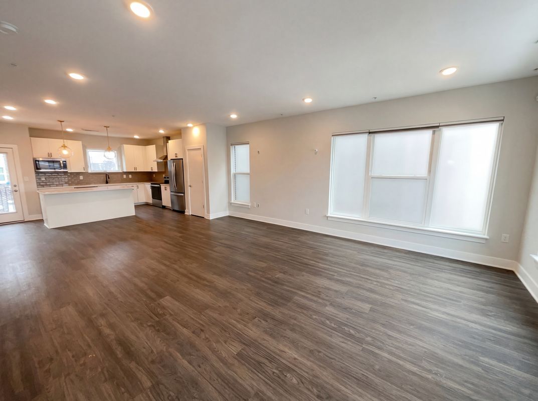 Property photo 3 of 727 N Illinois St Unit 208