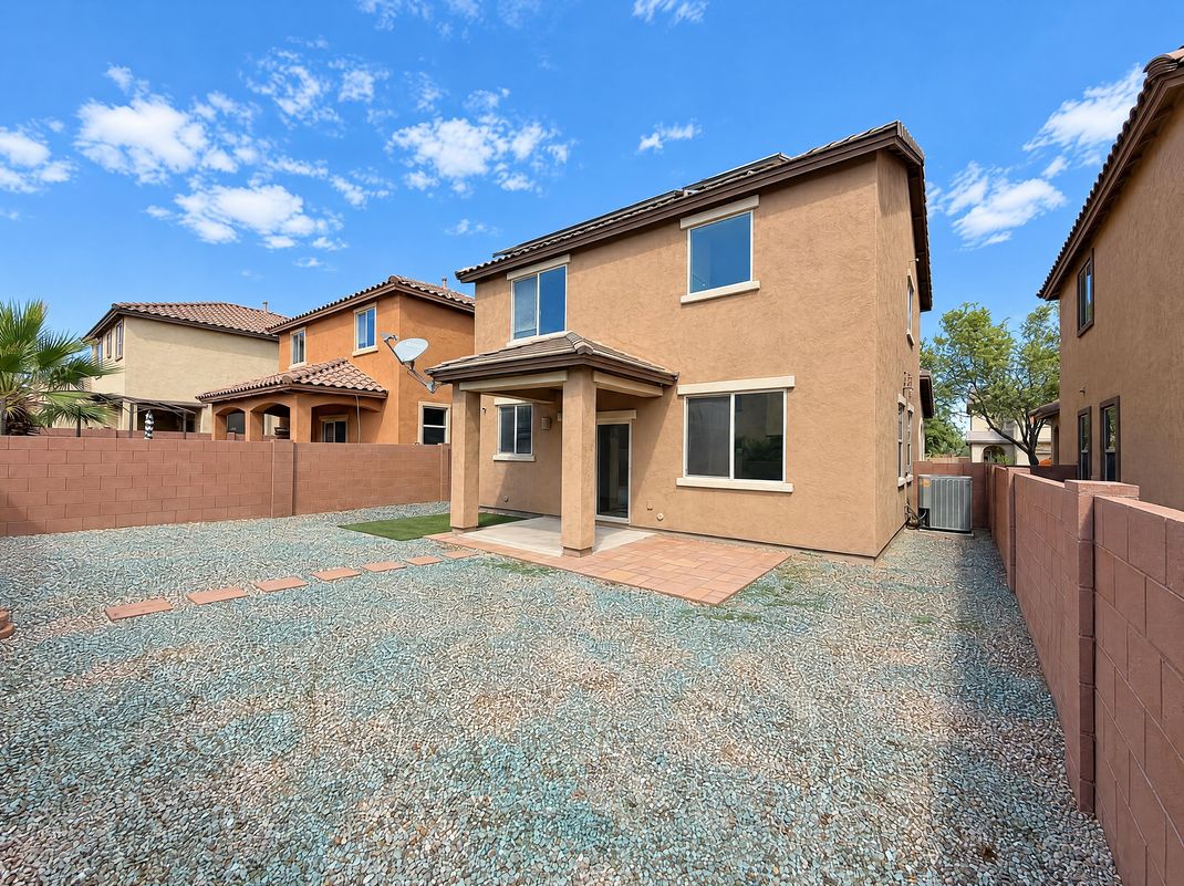 Property photo 3 of 683 W Calle Capotasto