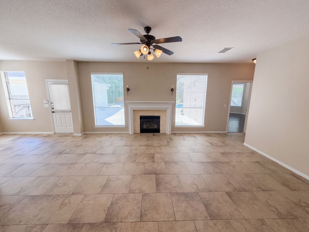 Property photo 3 of 19401 Atasca Oaks Dr