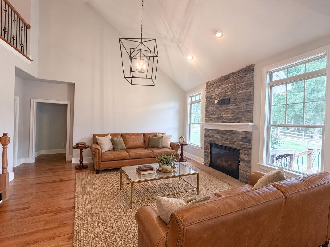 Property photo 3 of 131 Lakeshore Hills Dr