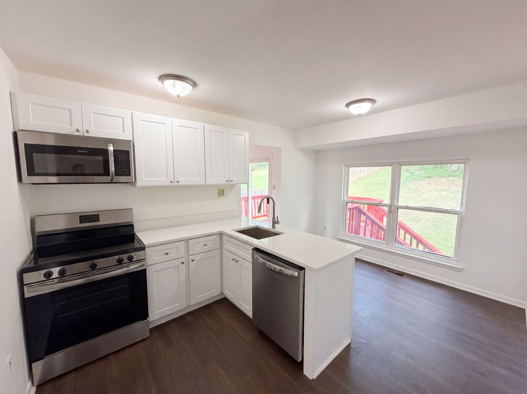 Property photo 2 of 12708 Lampton Ln