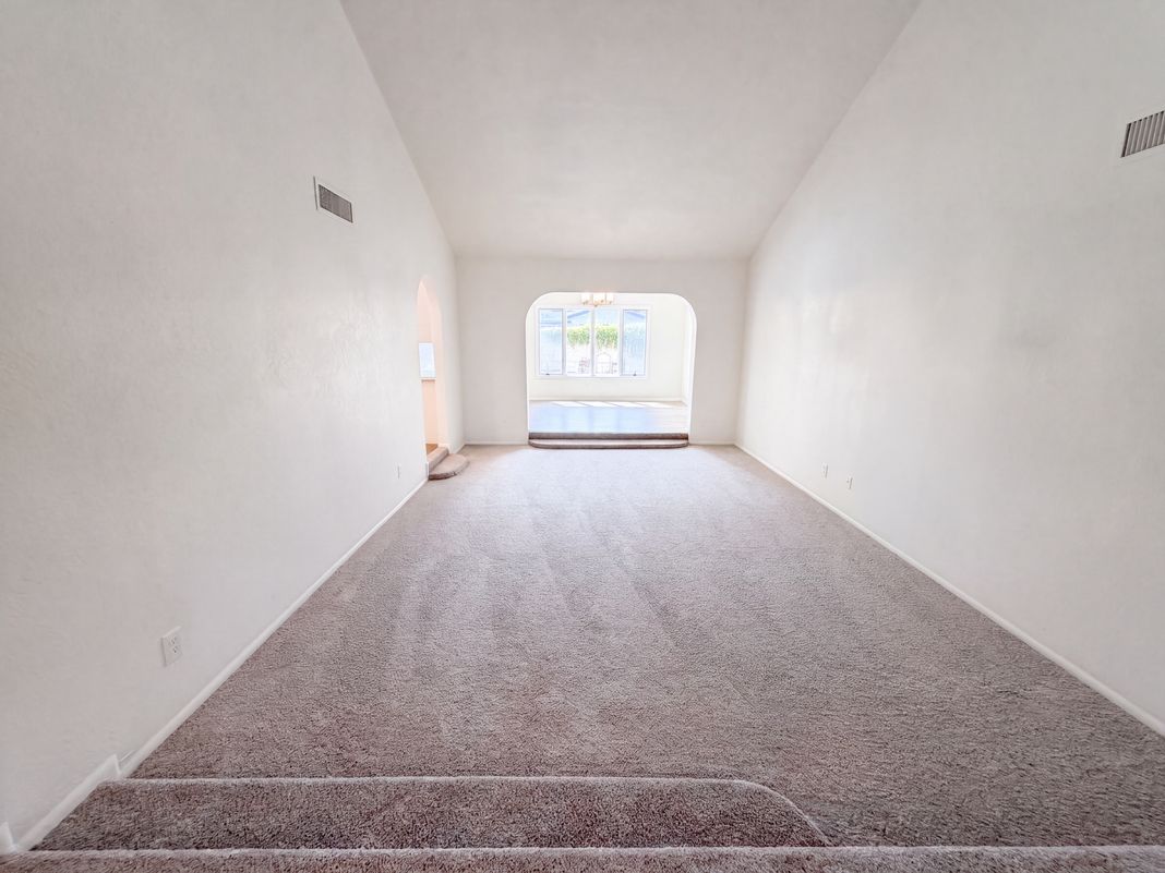 Property photo 3 of 3151 W Kings Ave