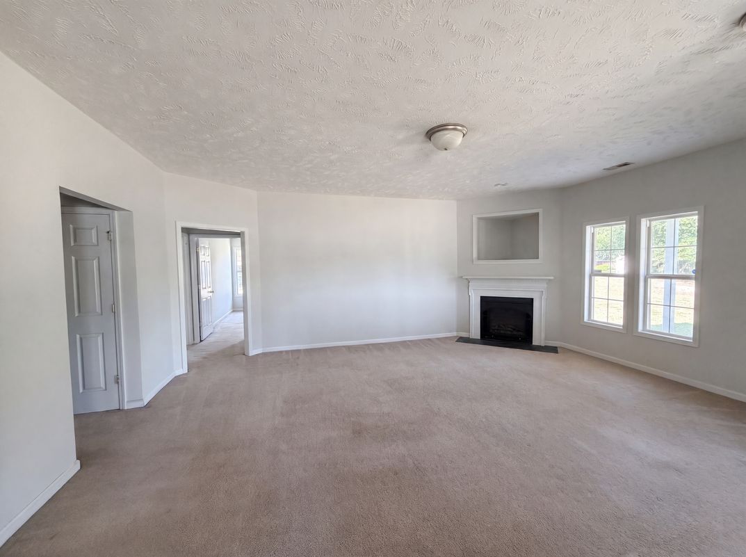 Property photo 3 of 3066 Candlelight Dr