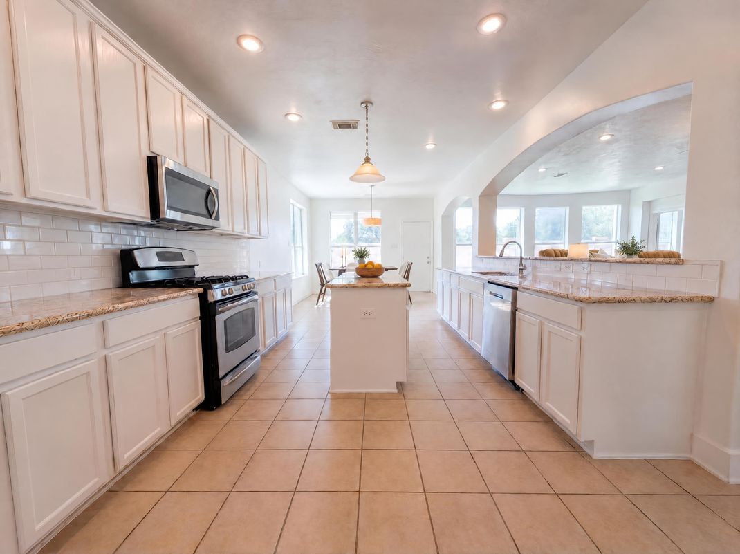 Property photo 3 of 7618 Crescent Lake Ct