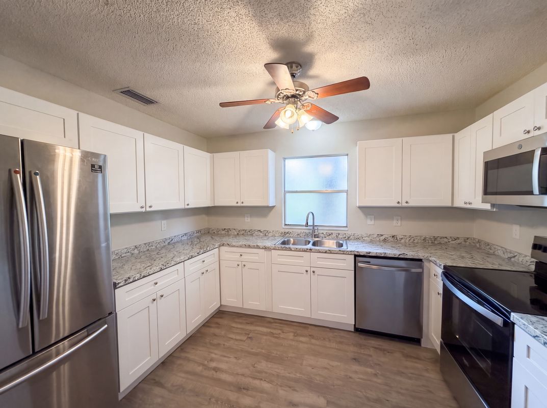 Property photo 2 of 5750 NW 55th Ave