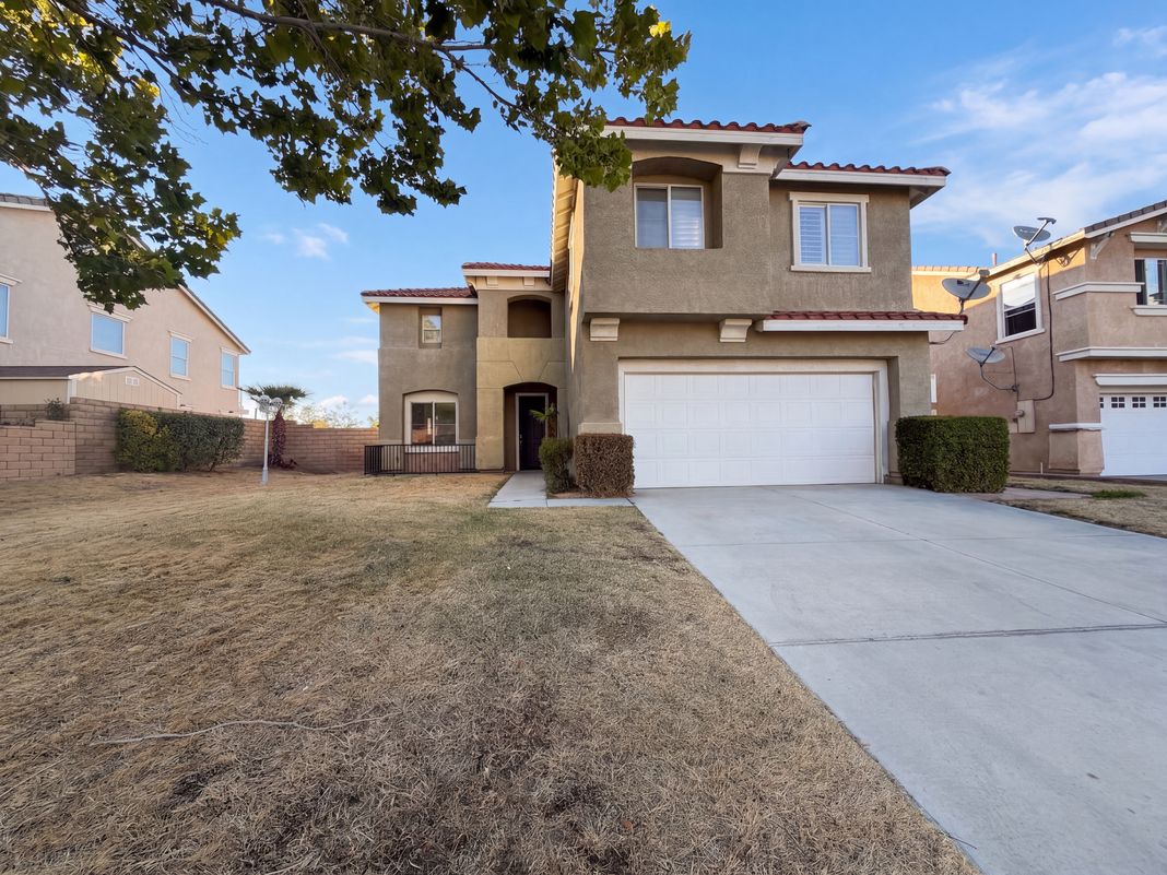 Property photo 1 of 2423 Carolyn Dr
