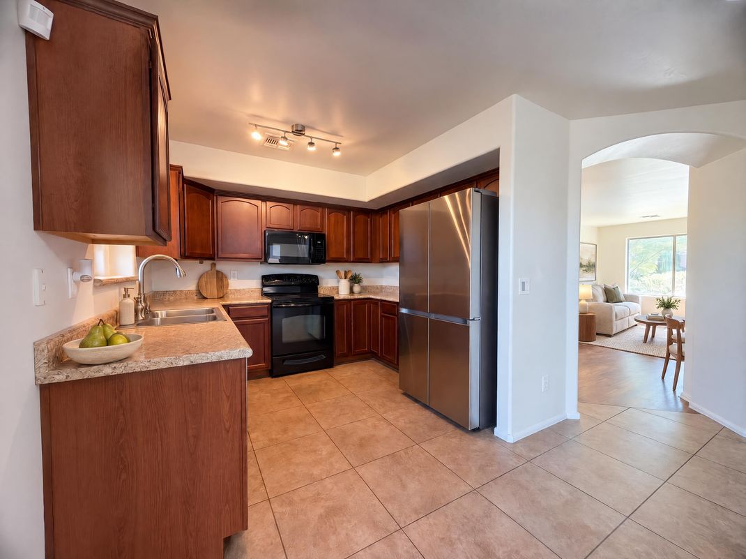 Property photo 2 of 786 W Mesquite Tree Ln