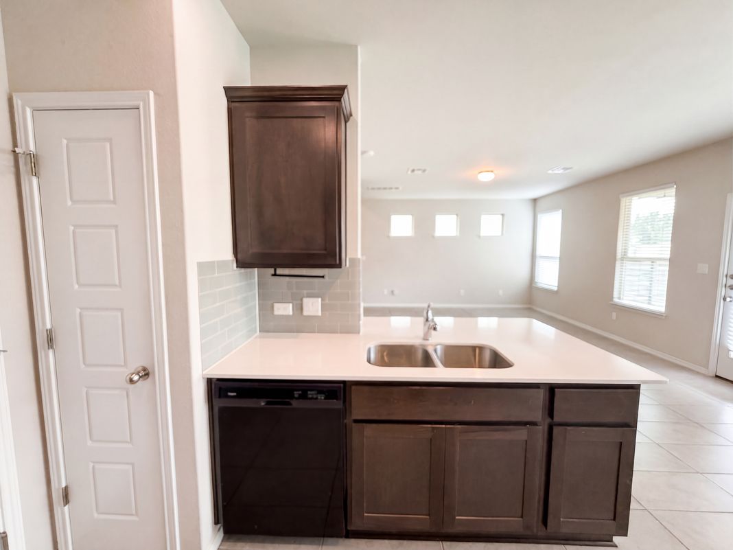 Property photo 2 of 3651 Sandy Brook Dr Unit 206