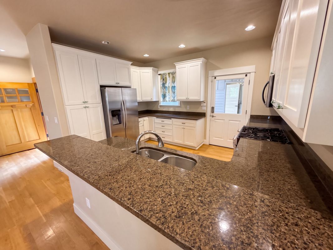 Property photo 2 of 1125 W 28th Ave