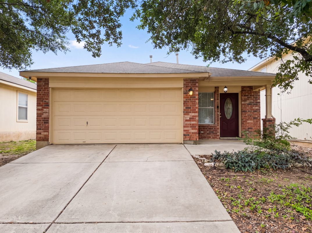 Property photo 1 of 1076 Shadow Creek Blvd