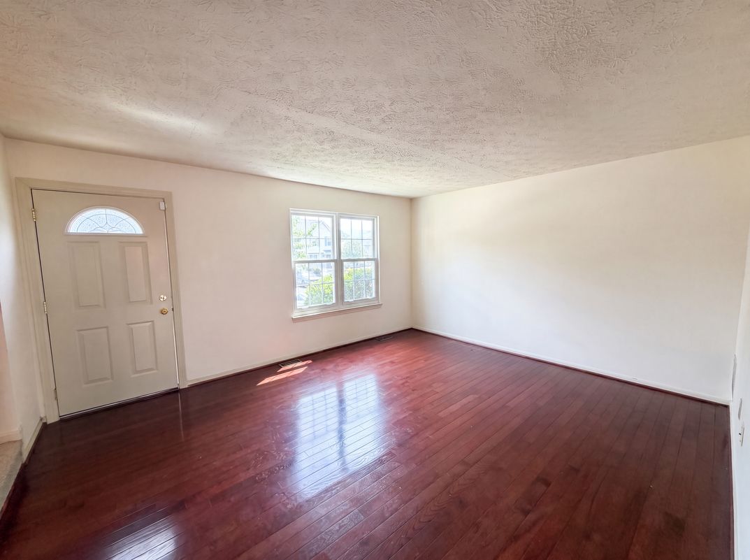 Property photo 3 of 2726 Crestwick Pl