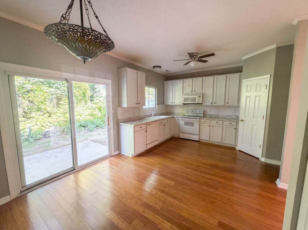 Property photo 2 of 43 Edgebrook Cir