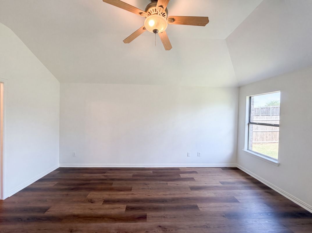 Photo 12 of 17 of 143 Pintail Ln, Sanger, TX