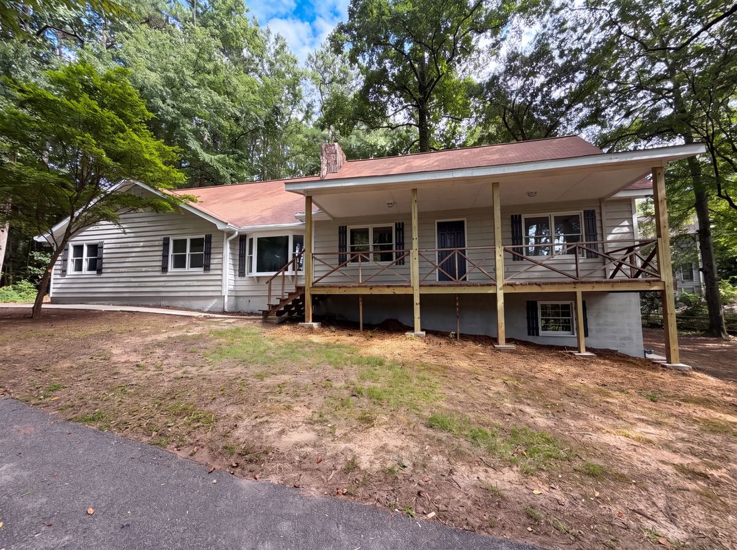 Property photo 1 of 3005 Country Walk Dr