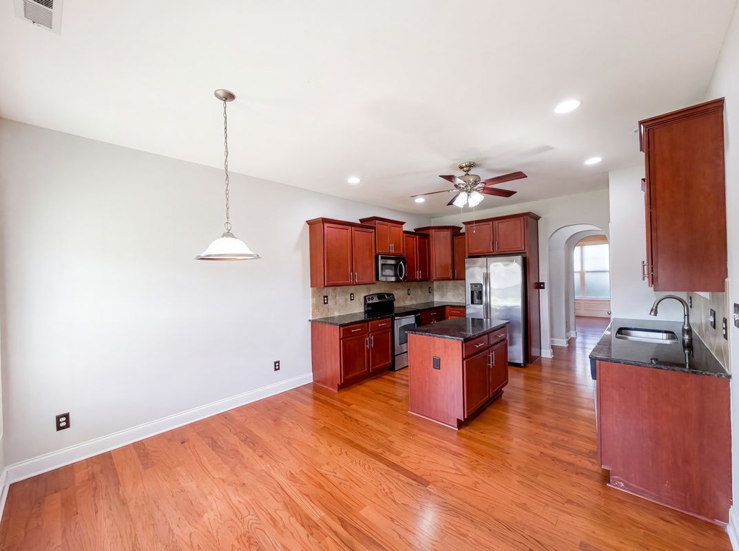 Property photo 2 of 940 Pecan Grove Loop