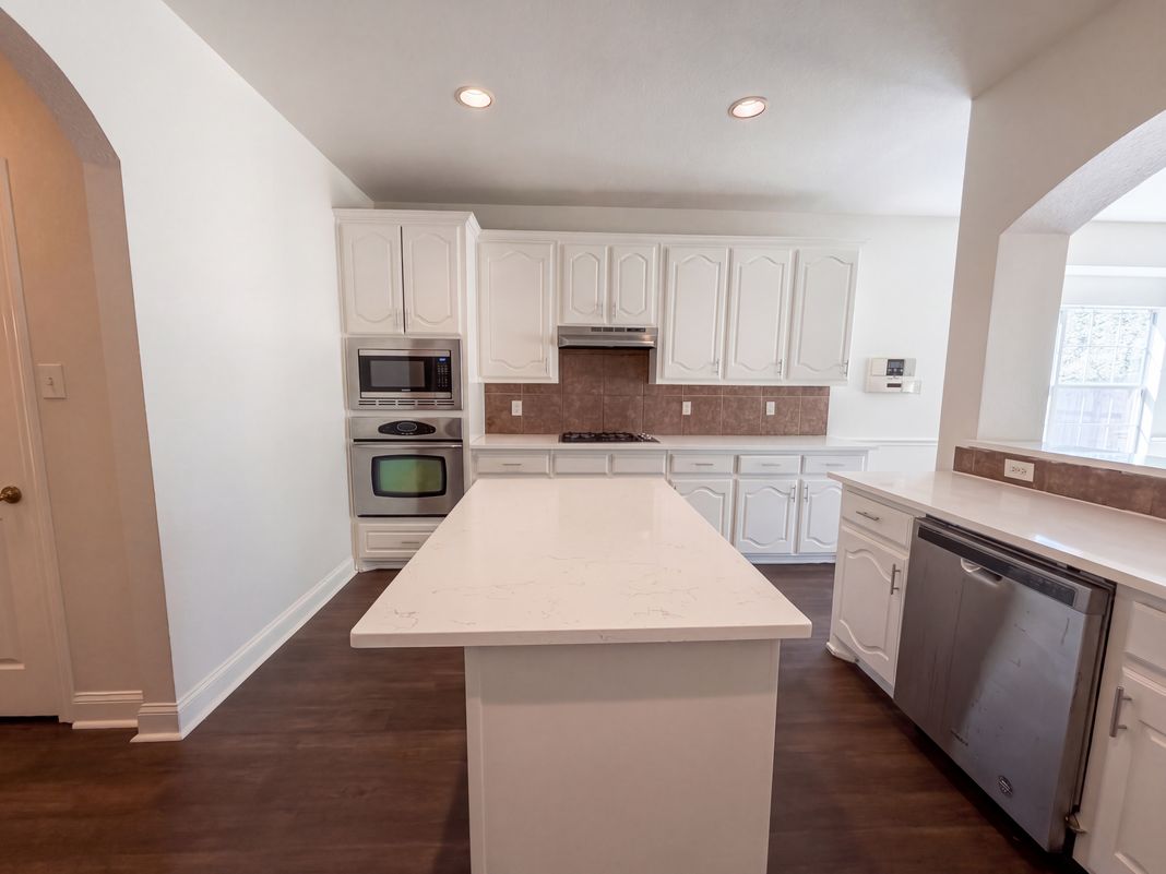 Property photo 2 of 1803 High Meadow St