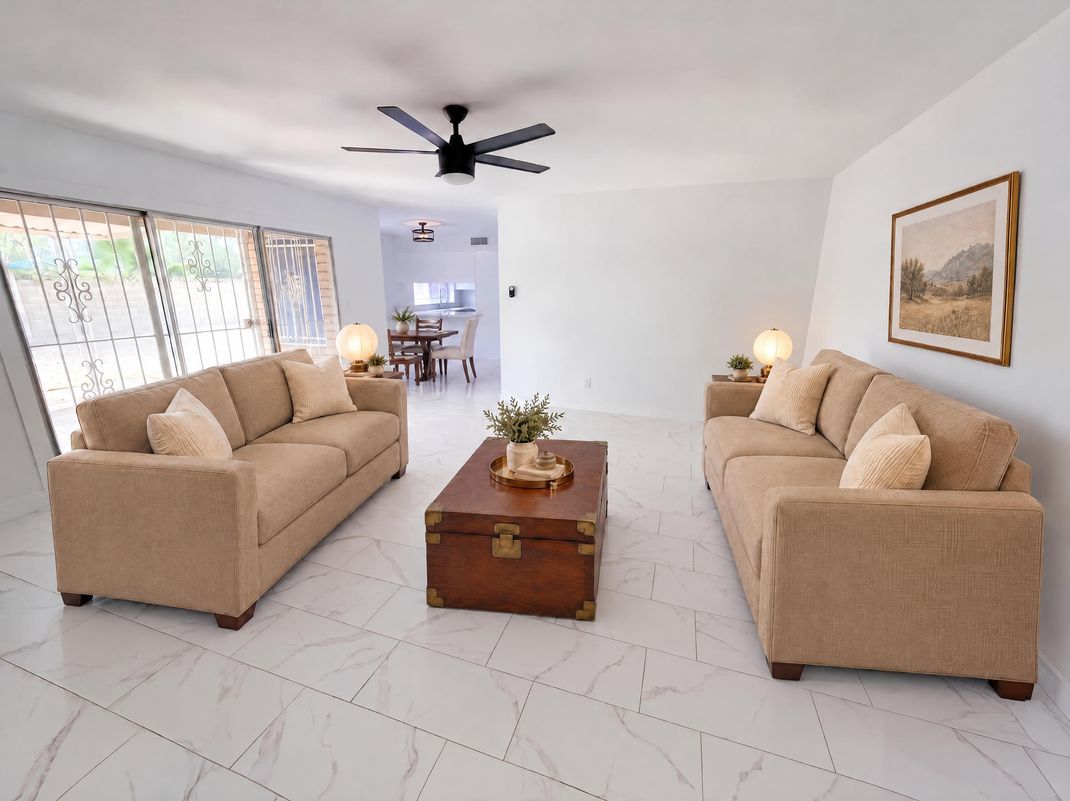 Property photo 3 of 4427 W Dahlia Dr