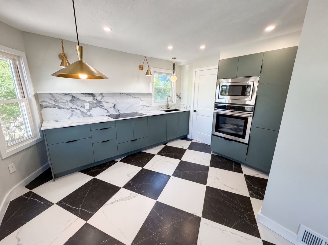 Photo 7 of 28 of 492 Algene St, Lake Orion, MI