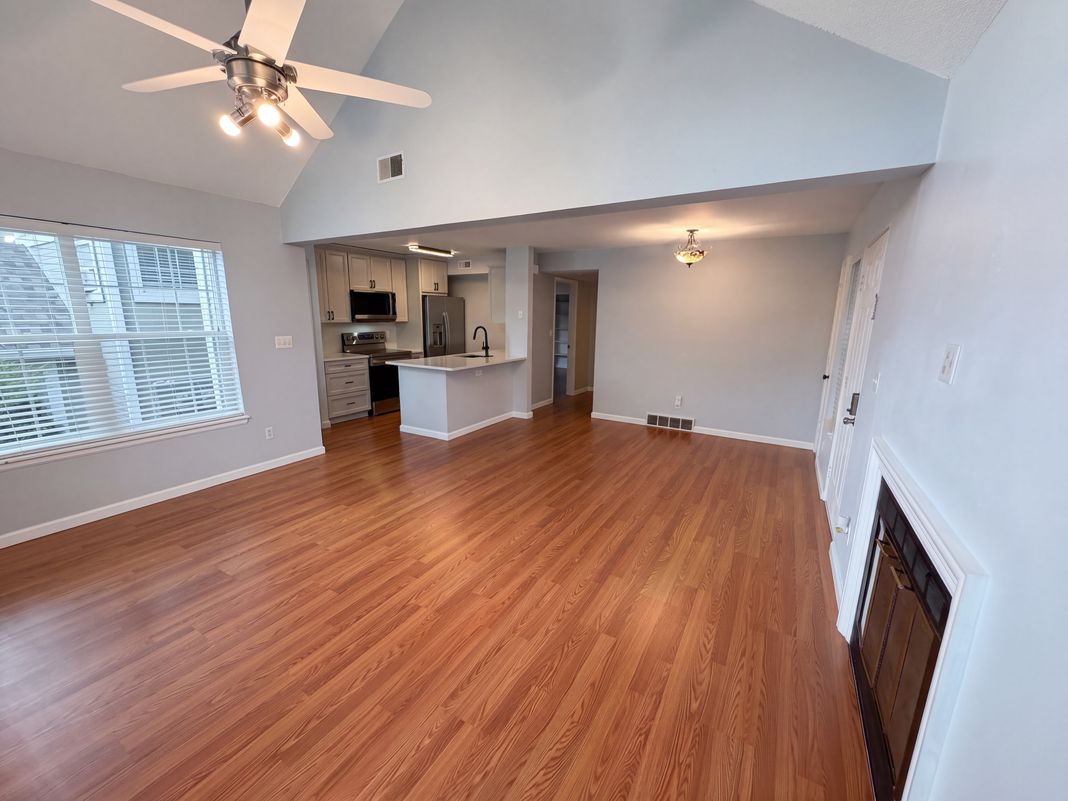 Property photo 3 of 6702 S Ivy Way Apt A7