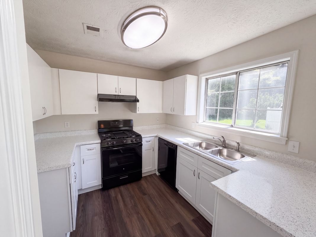 Property photo 2 of 1337 Parkside Club Dr