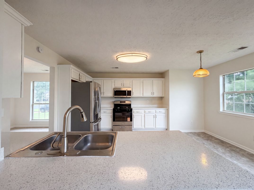 Photo 18 of 32 of 5355 Queen Ester Ct, Ellenwood, GA