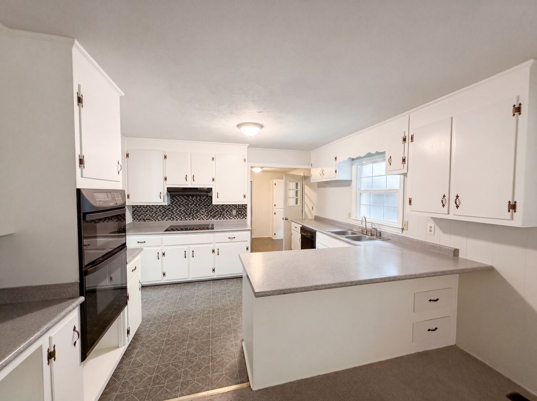 Property photo 2 of 1537 Mintz Ave