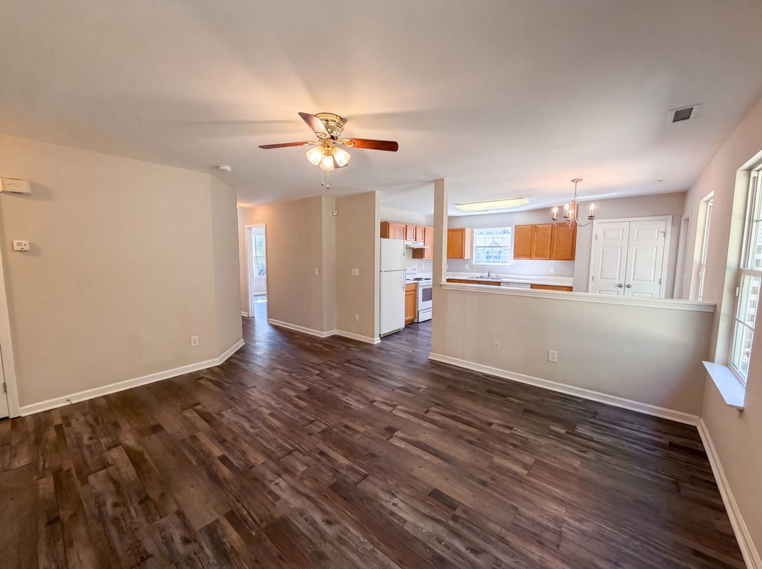 Property photo 3 of 6 Crimson Clover Ct