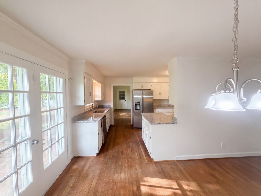 Property photo 2 of 3828 Waterview Rd