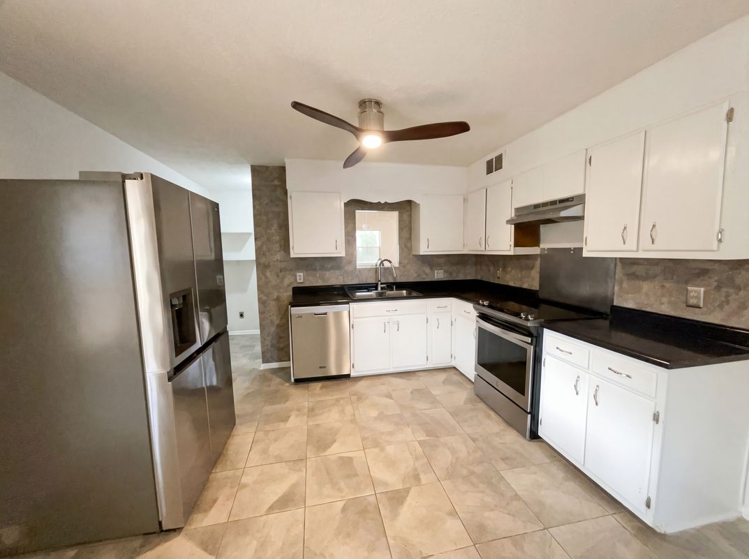 Property photo 2 of 1004 Vesper Ln