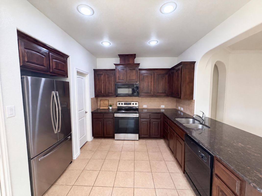 Property photo 2 of 1728 Jacona Trl