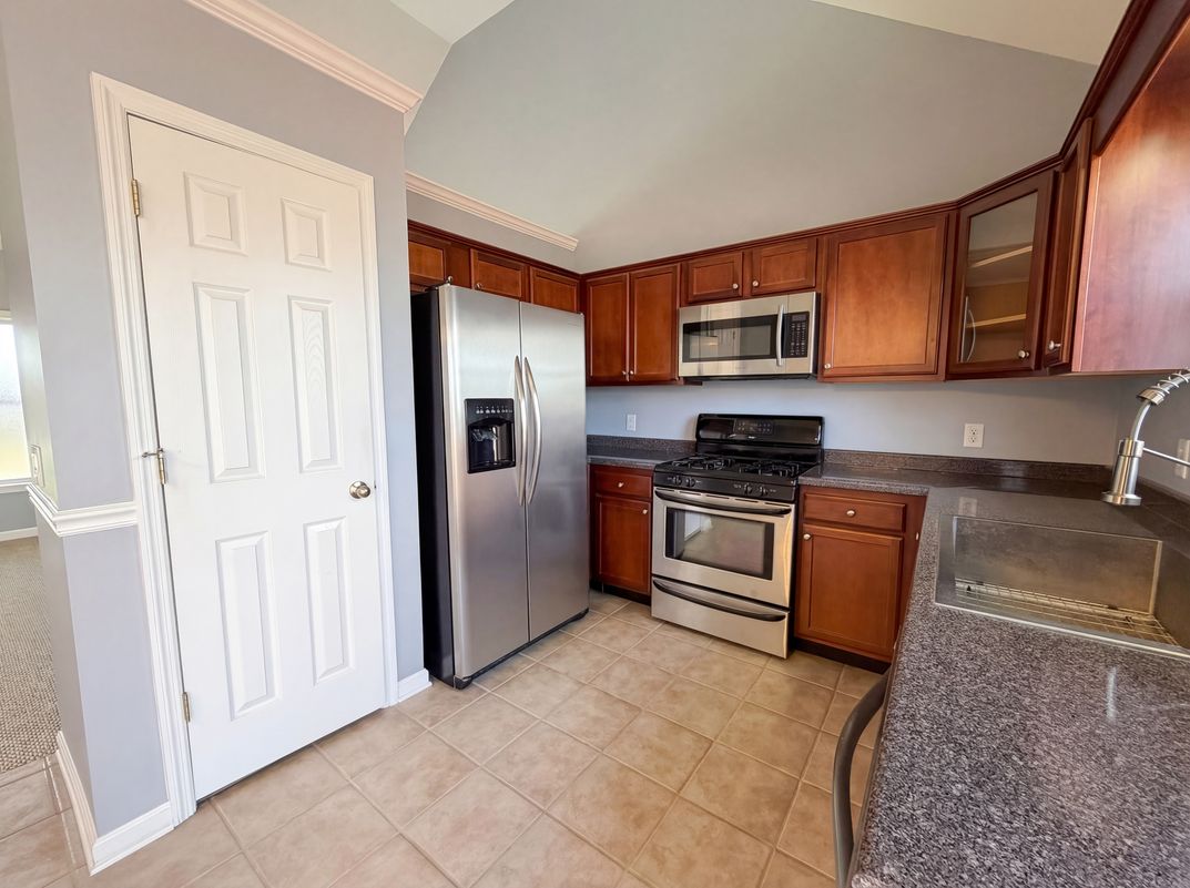 Property photo 2 of 6937 Bucksland Dr