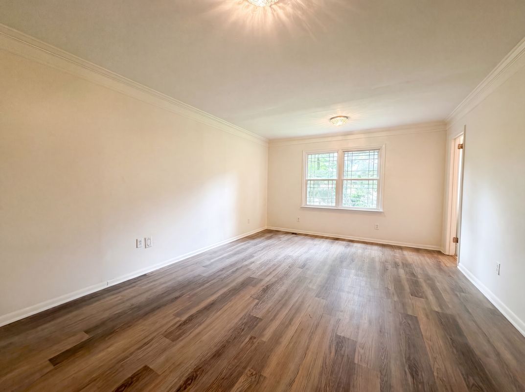 Property photo 3 of 1909 Wisterwood Dr