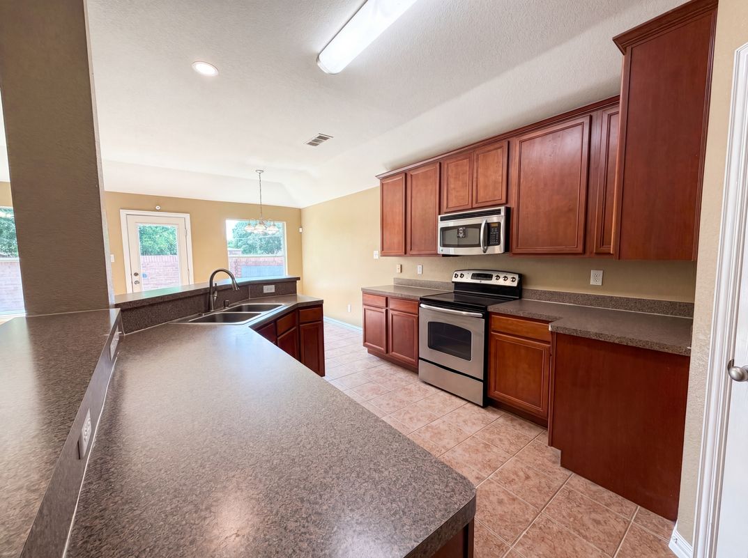 Property photo 2 of 5400 Shepherd Pl