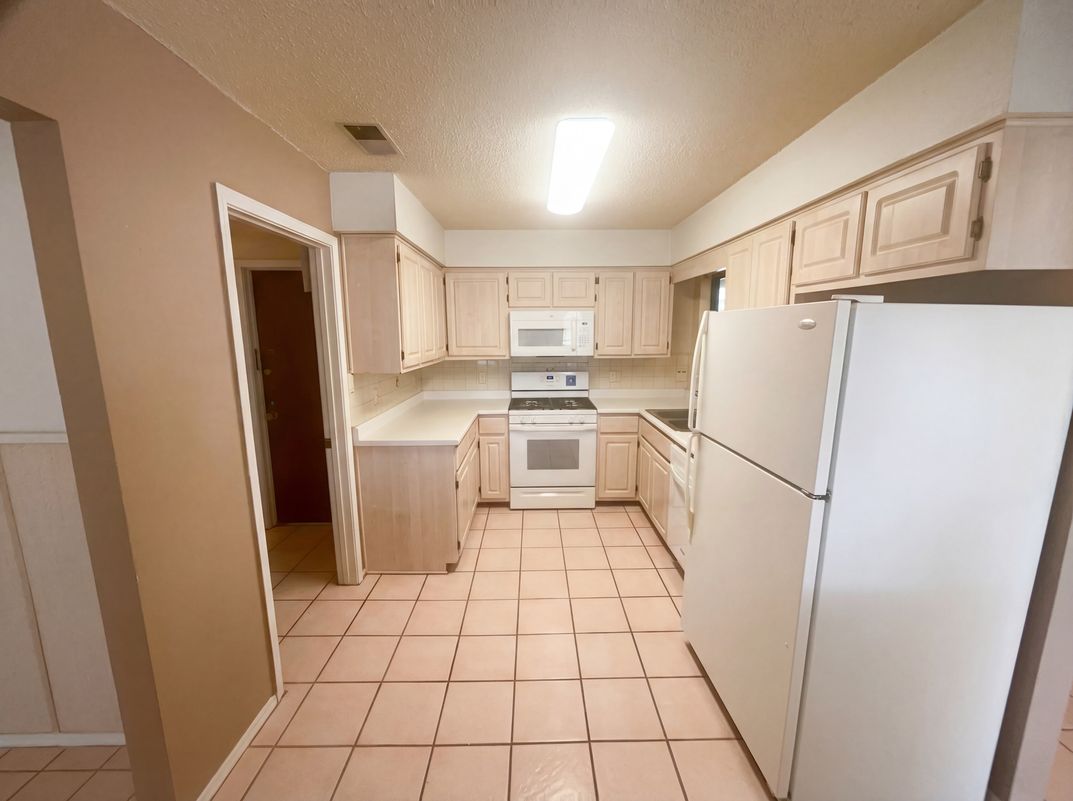 Property photo 2 of 7212 Derickson Ave NE
