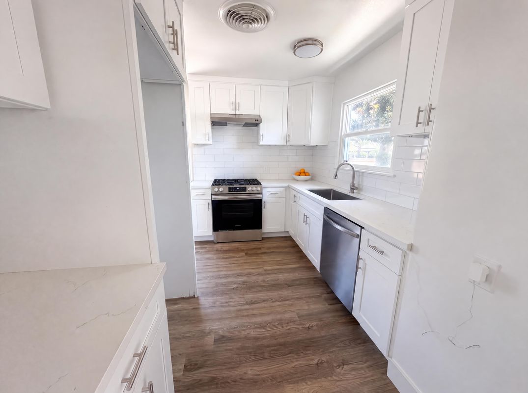 Property photo 2 of 8015 Aldea Ave