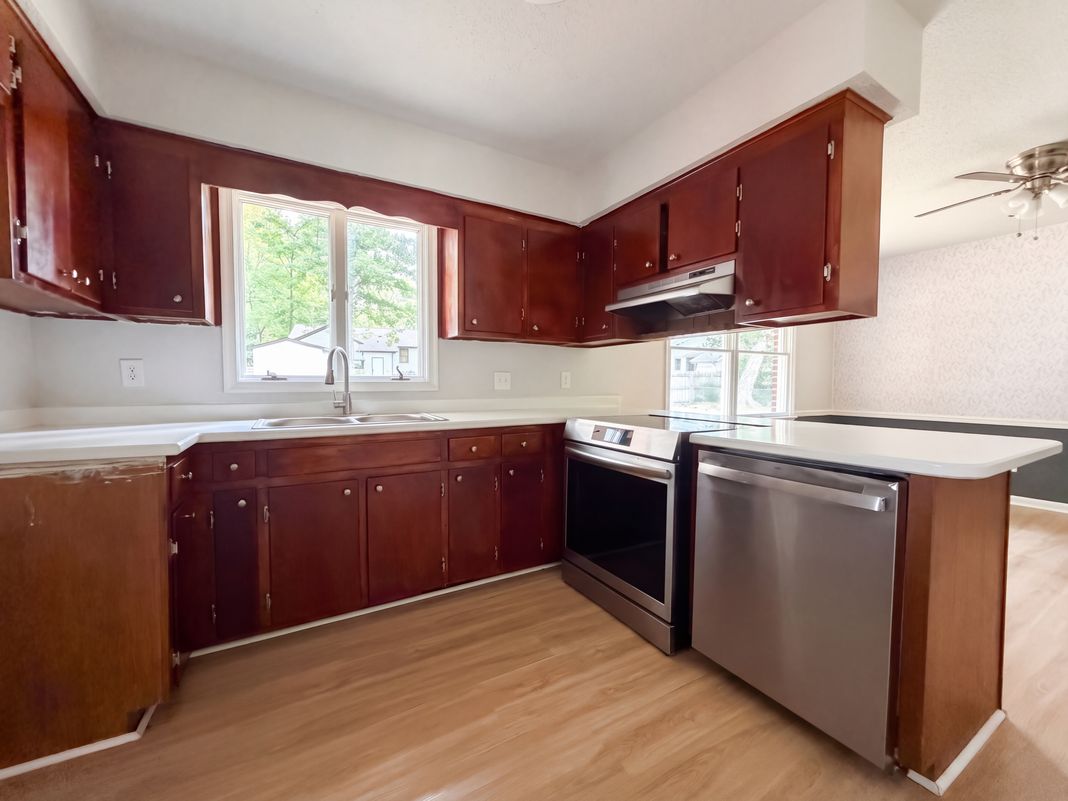 Property photo 2 of 1311 Brucemont Dr