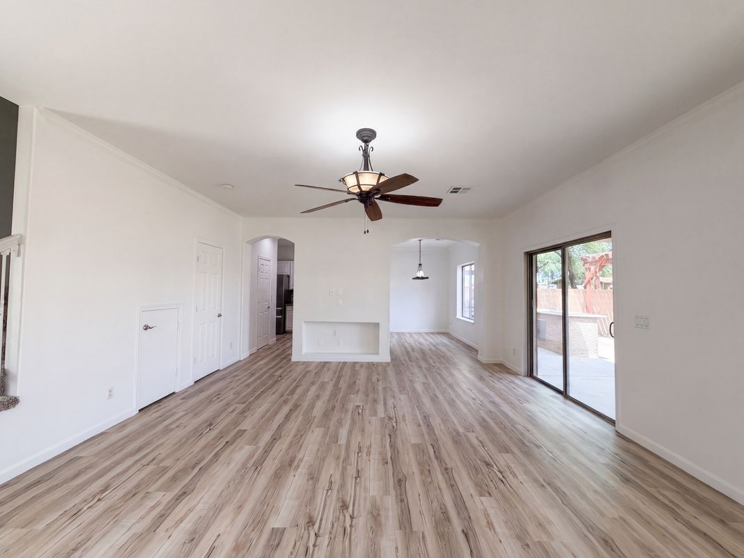 Property photo 3 of 5641 S 10th Dr