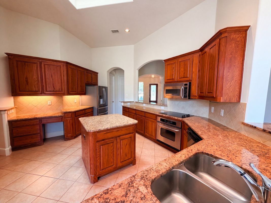 Property photo 2 of 1724 Boxwood Ln