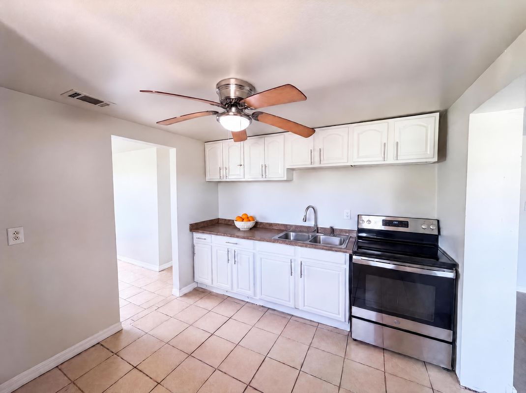Property photo 2 of 2213 Bouyer St