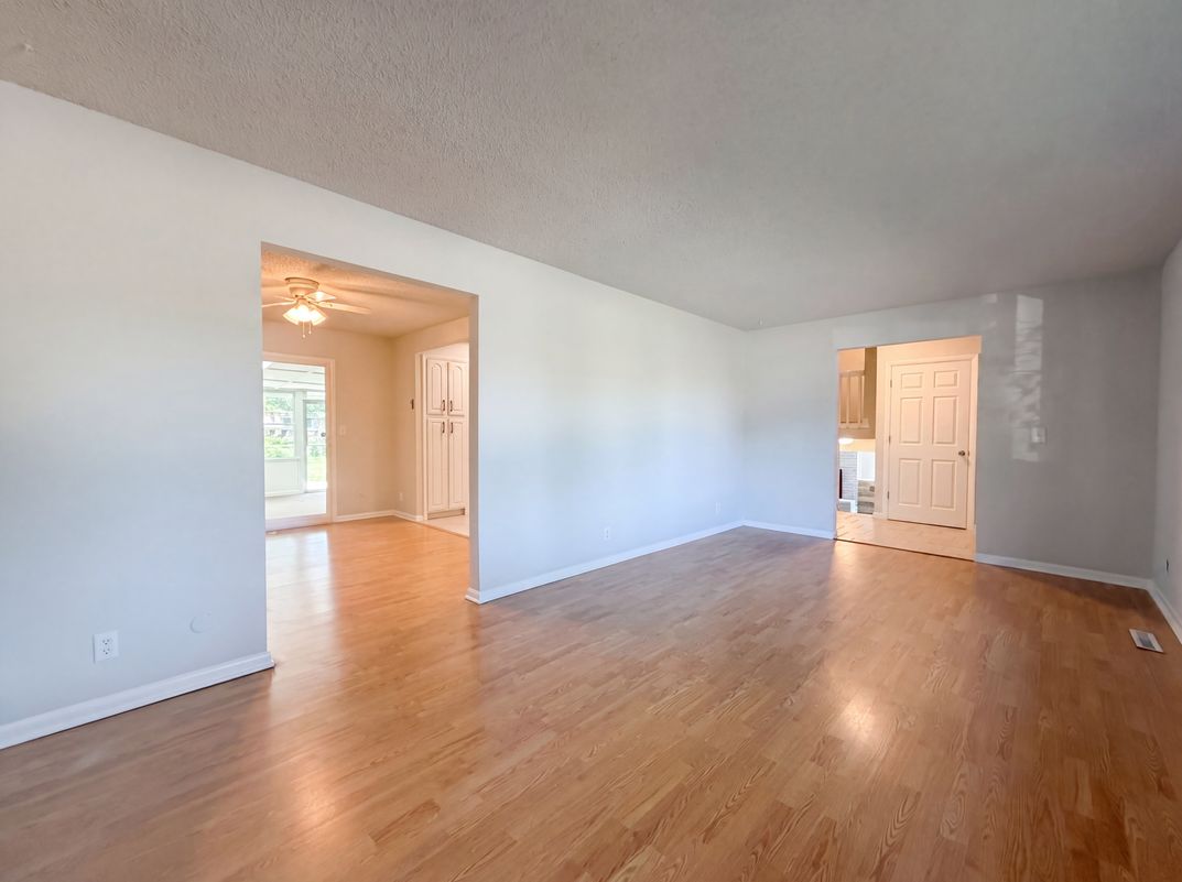 Property photo 3 of 712 Fleetrun Ave