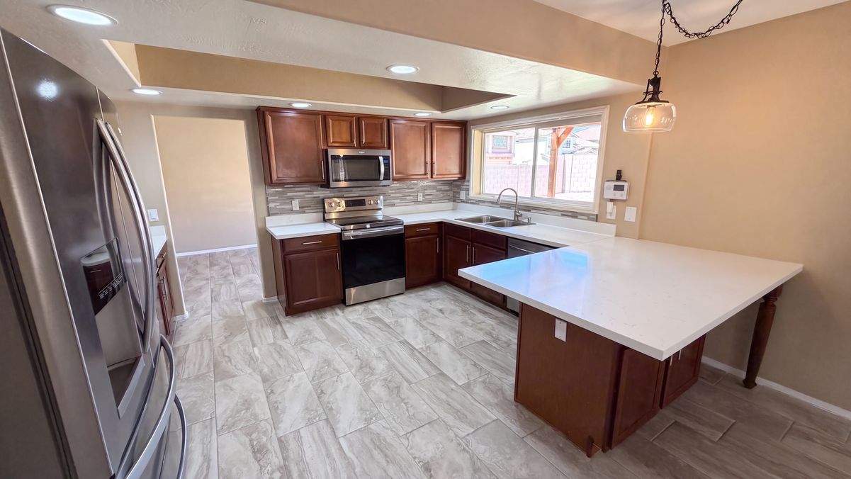 Property photo 2 of 15652 W Calavar Rd