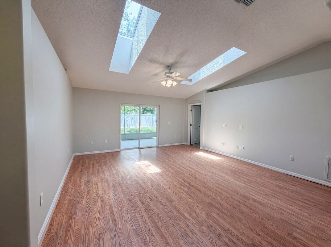 Property photo 3 of 1360 Wildberry Ln