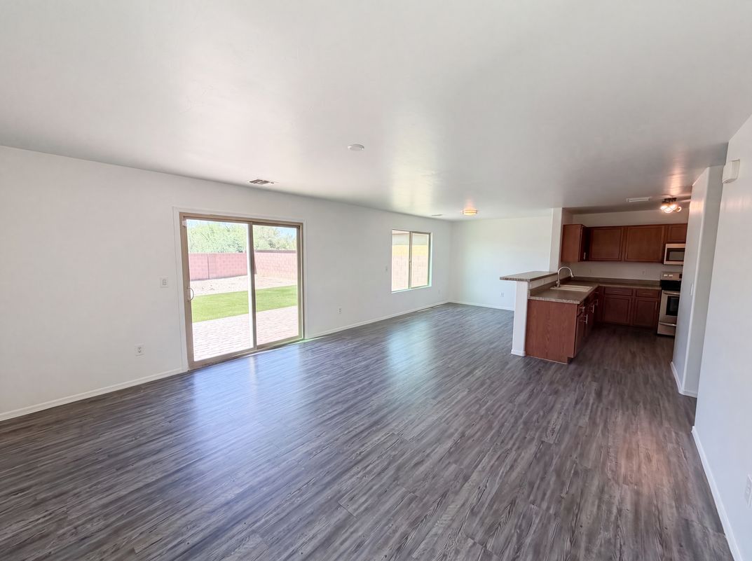 Property photo 3 of 935 W Placita Canalito