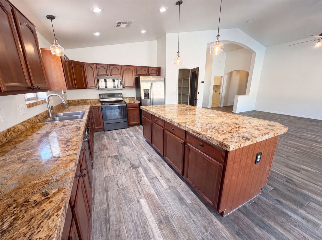 Photo 8 of 32 of 13442 N 177th Dr, Surprise, AZ