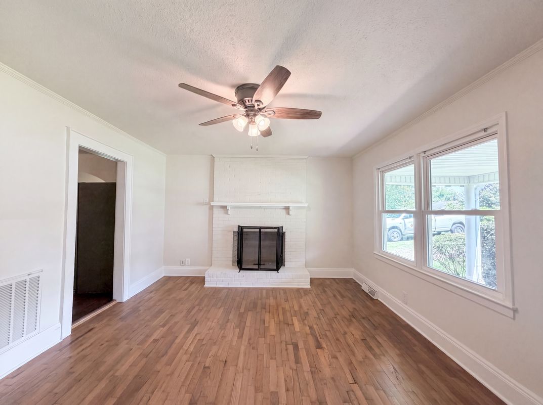 Property photo 3 of 206 Lilly St