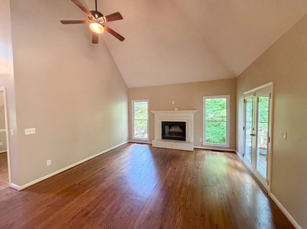Property photo 3 of 2299 Camden Dr SW